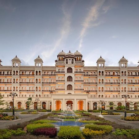 Uday Palace Navsari, A Member Of Radisson Individuals Екстер'єр фото