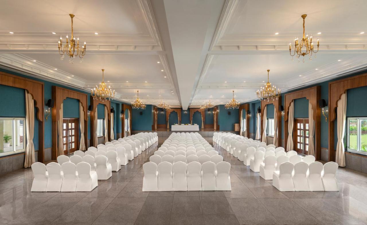 Uday Palace Navsari, A Member Of Radisson Individuals Екстер'єр фото