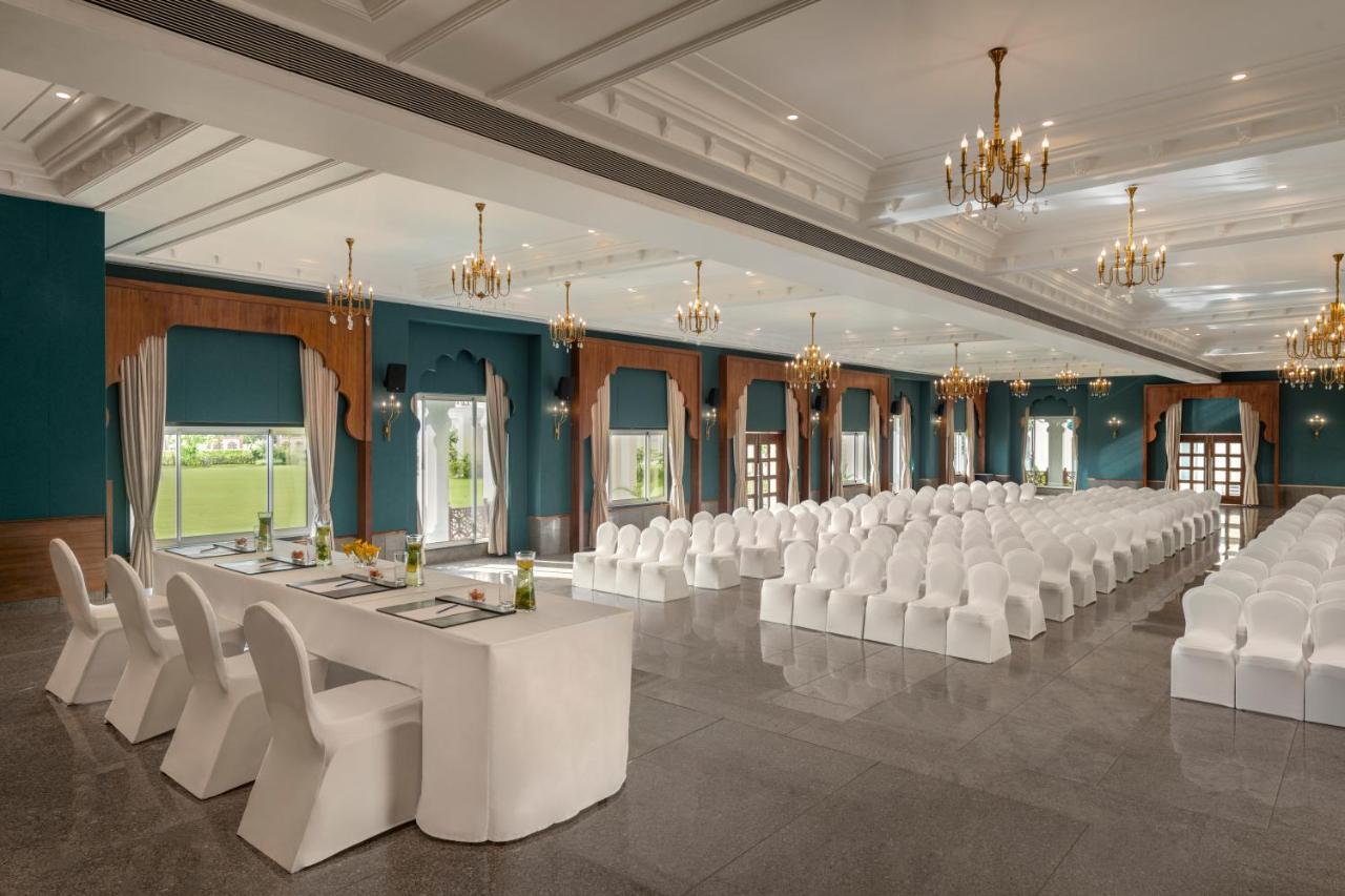 Uday Palace Navsari, A Member Of Radisson Individuals Екстер'єр фото