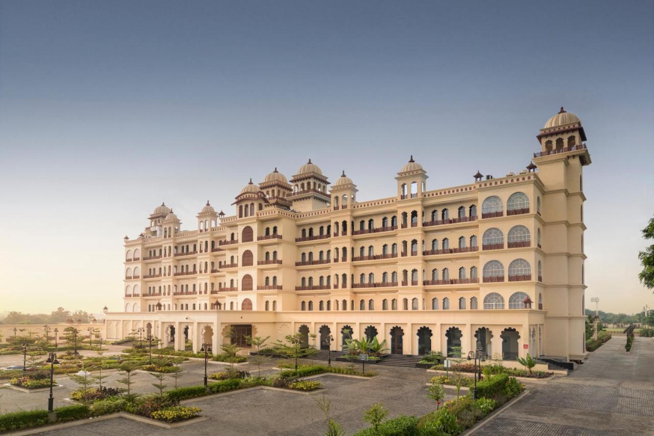 Uday Palace Navsari, A Member Of Radisson Individuals Екстер'єр фото