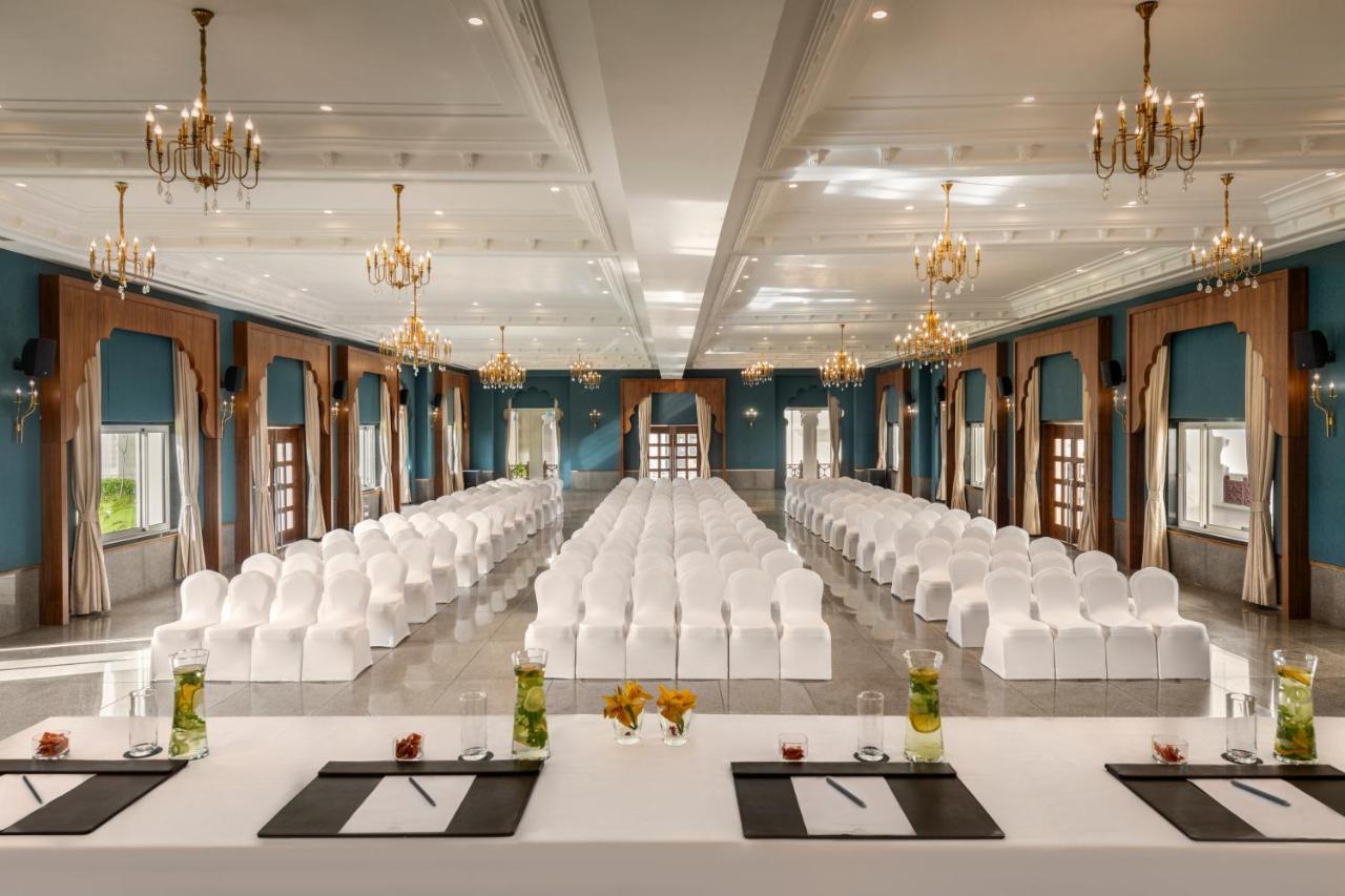 Uday Palace Navsari, A Member Of Radisson Individuals Екстер'єр фото