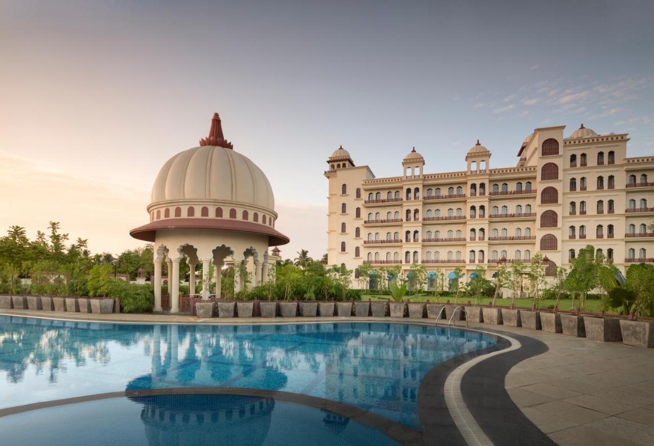 Uday Palace Navsari, A Member Of Radisson Individuals Екстер'єр фото