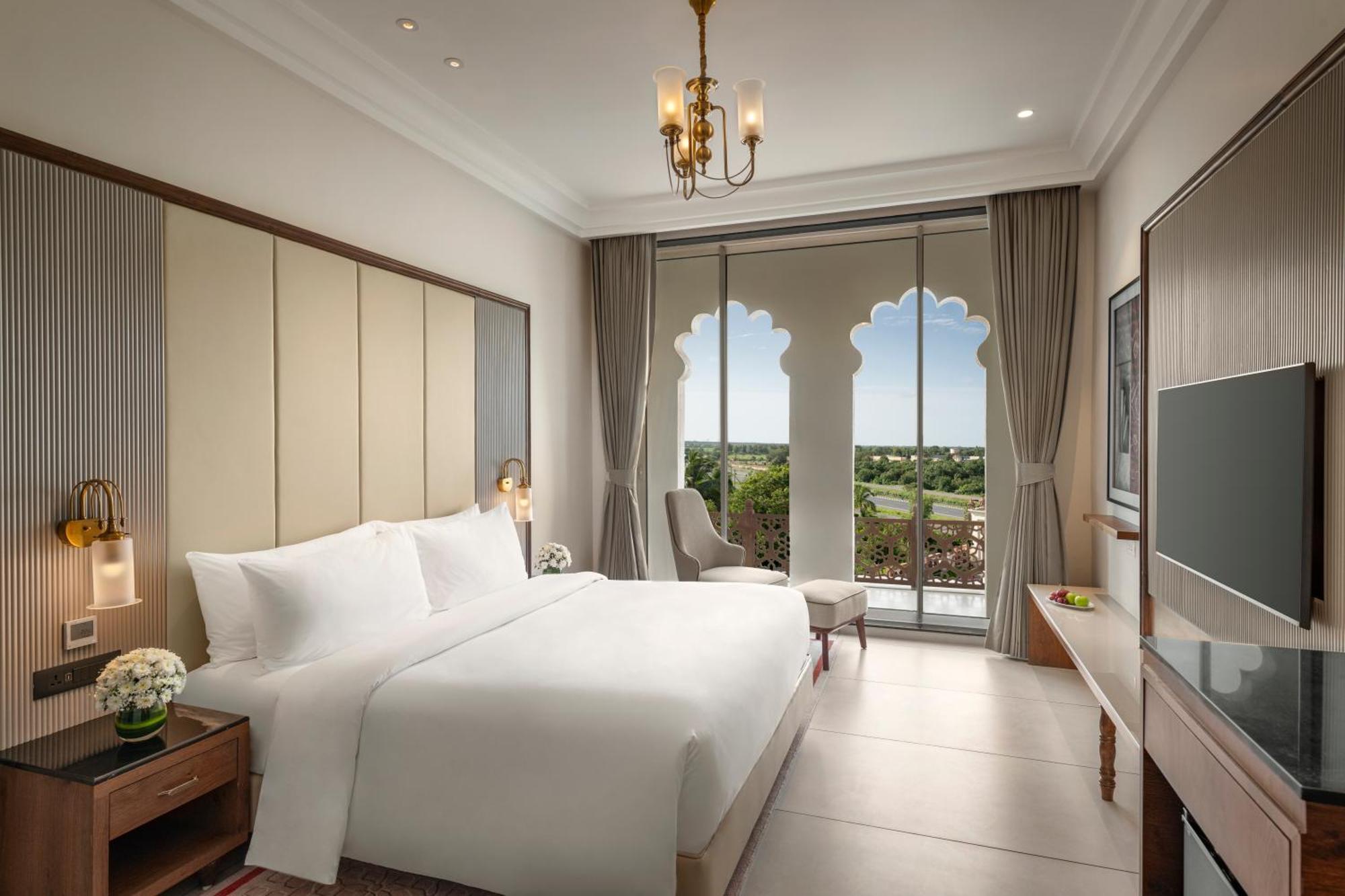 Uday Palace Navsari, A Member Of Radisson Individuals Екстер'єр фото